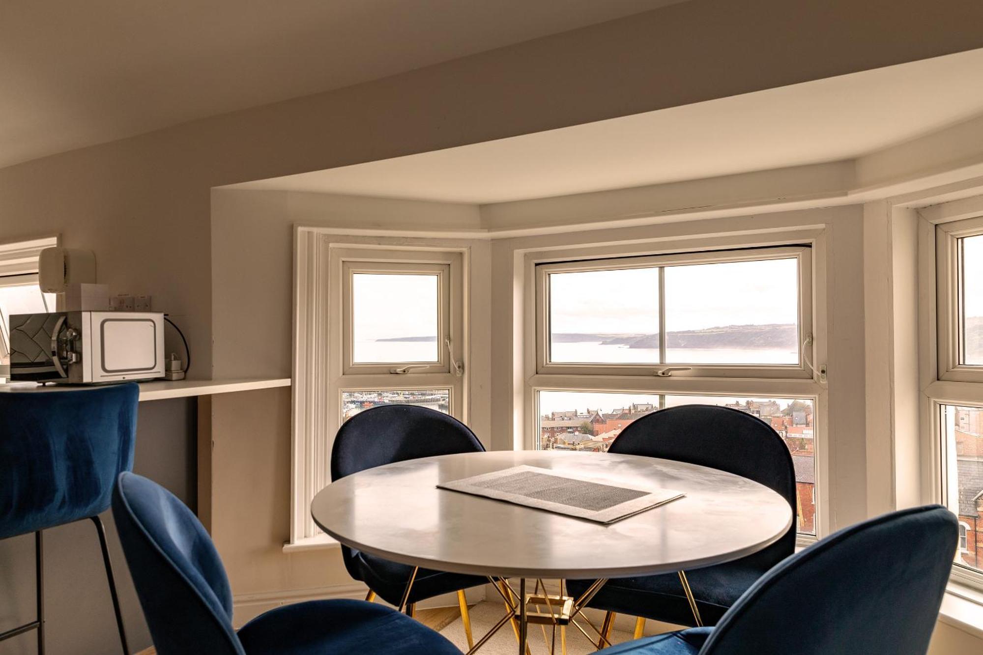 Seabourne Beautiful 4th Floor Penthouse With Amazing Coastal & Lighthouse View Скарборо